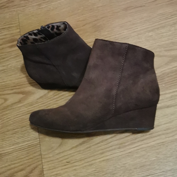 shoes - Picture 3 of 4